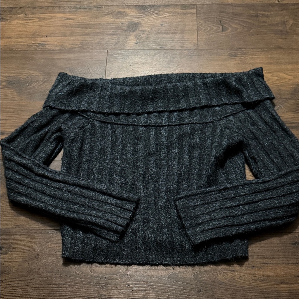 PrettyLittleThing Sweater!!